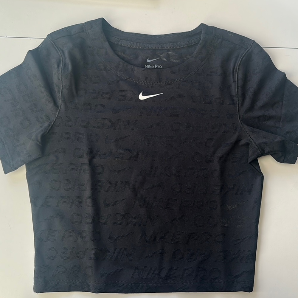 Nike Black Pro Mesh Crop Tee w Logo